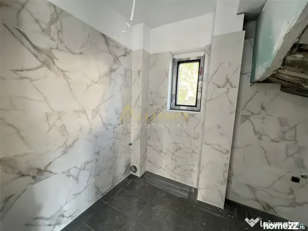 Vila Individuala - 5 camere-3 bai-Strada Miorita-500 M de S