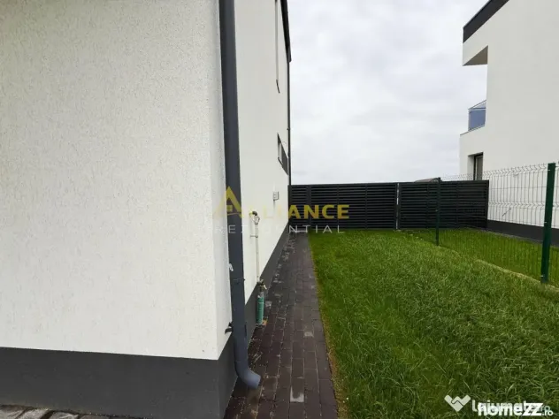 Vila cu 4 camere #238;n ansamblu rezidential exclusiv - Comu