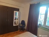 Închiriez apartament 2 camere decomandate în zona Bălcescu 