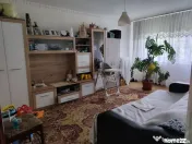 Apartament 3 camere decomandat, 65 mp, 2 balcoane, boxă –
