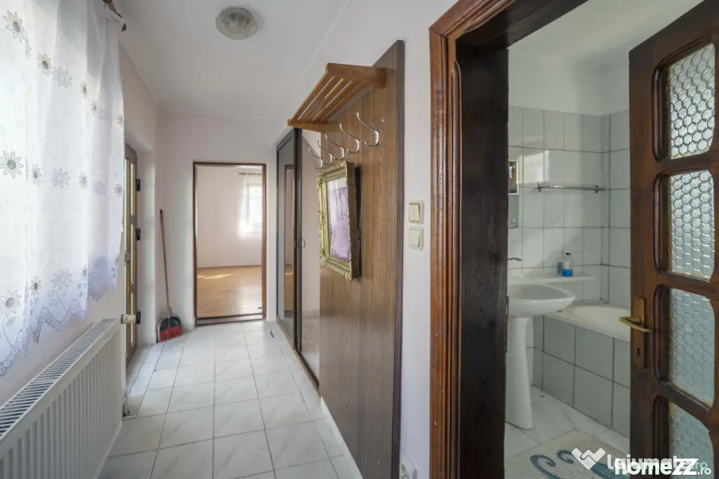 Tartasesti,str. Principala, 3040 mp teren, P+1, casa 1998, d
