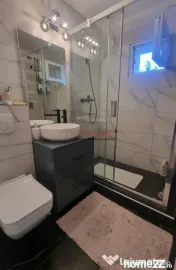 Apartament 4 camere, centrală proprie, parcare, 5 min