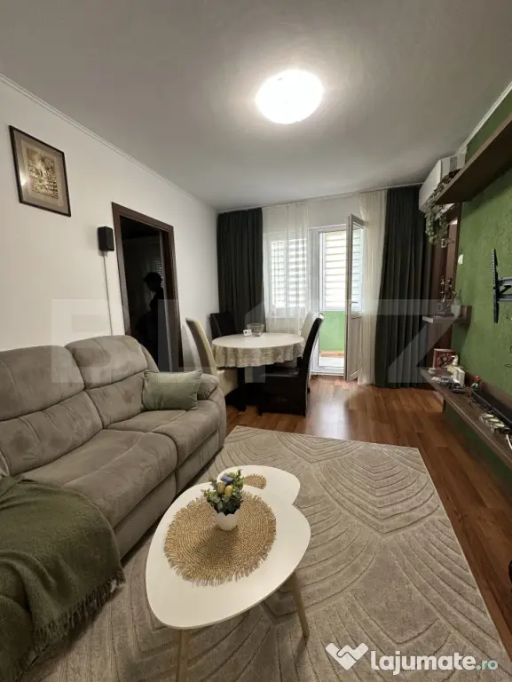 Apartament cu 2 camere, 35 mp, semidecomodat, mobilat/utilat