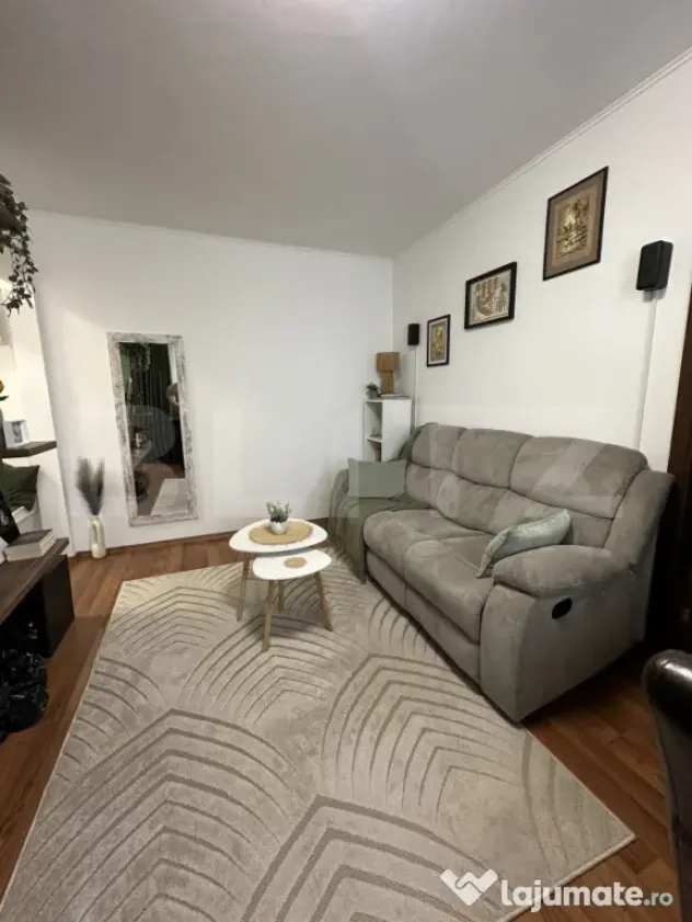 Apartament cu 2 camere, 35 mp, semidecomodat, mobilat/utilat