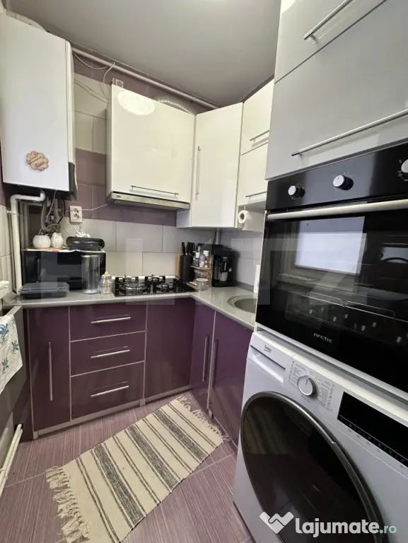 Apartament cu 2 camere, 35 mp, semidecomodat, mobilat/utilat
