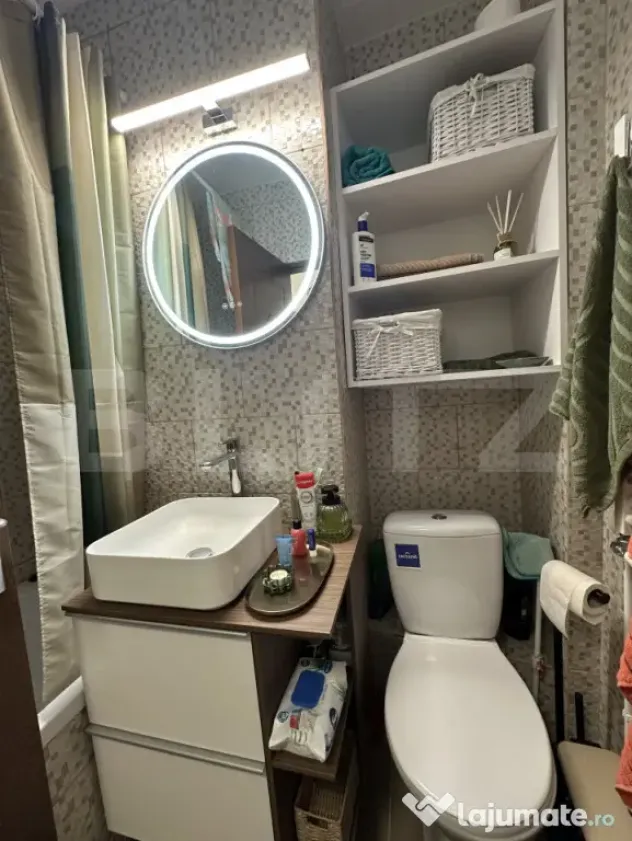 Apartament cu 2 camere, 35 mp, semidecomodat, mobilat/utilat