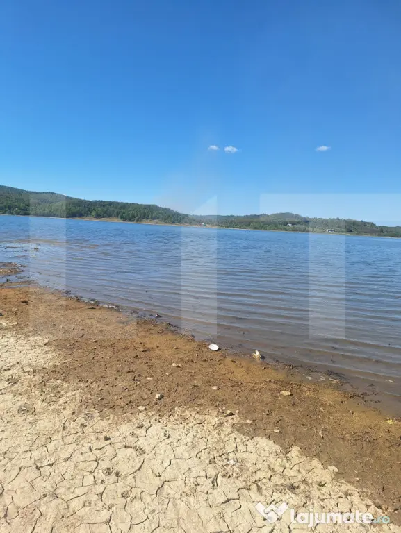 Teren de vanzare, 1600 mp, iesire la lacul Surduc