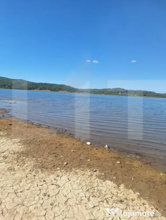 Teren de vanzare, 1600 mp, iesire la lacul Surduc
