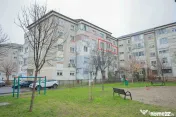 Apartament cu 3 camere de vânzare, în zona Dragoș Vodă
