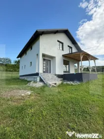 Casă individuală, P+M 150mp, teren 1050 mp - Cătămără?
