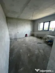 Casa de vanzare, 500 mp, zona Sendreni