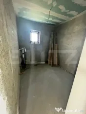 Casa de vanzare, 500 mp, zona Sendreni