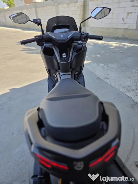 Yamaha NMAX TECH MAX 125CC - 2025