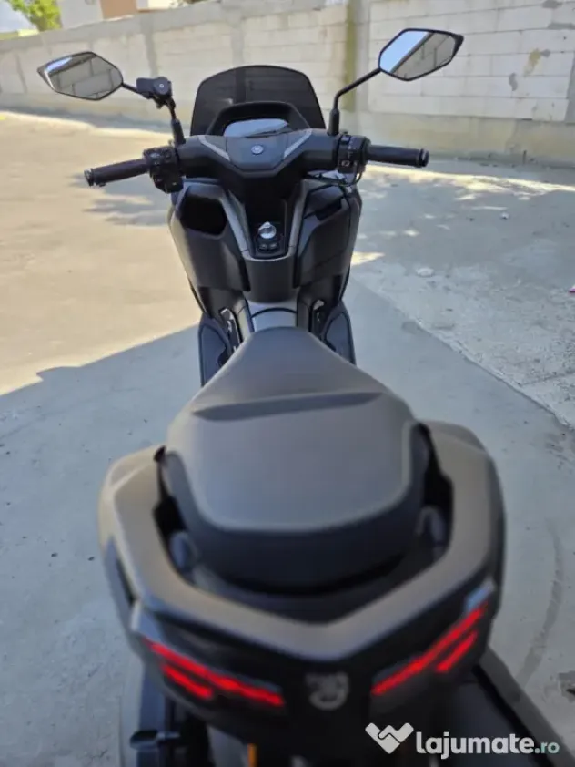 Yamaha NMAX TECH MAX 125CC - 2025
