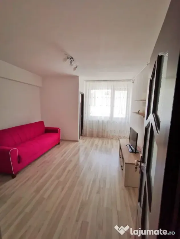 Garsoniera pentru inchiriere
