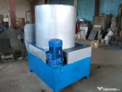 Masina de brichetat rumegus si alte deseuri lemnoase MB-5 
