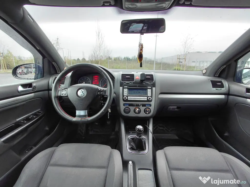 Volkswagen Golf 5 Hatchback 2007 Benzină