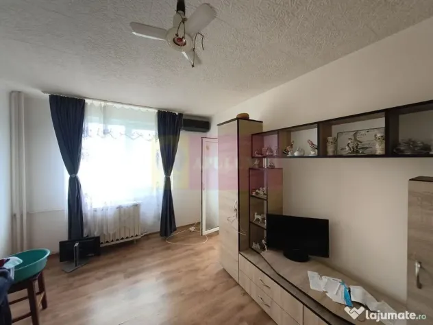 Apartament 3 camere construit 1986 Preț Foarte Bun Colen...