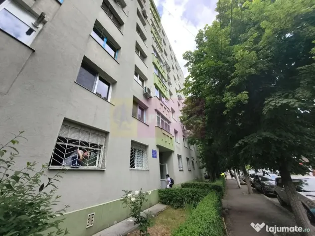 Apartament 3 camere construit 1986 Preț Foarte Bun Colen...