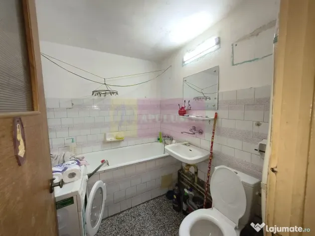 Apartament 3 camere construit 1986 Preț Foarte Bun Colen...