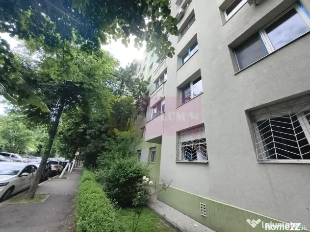 Apartament 3 camere Decomandat Confort 1 în Colentina- M...