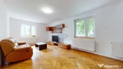 De închiriat: apartament 4 camere pe 2 nivele