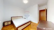 De închiriat: apartament 4 camere pe 2 nivele