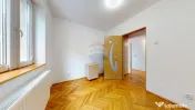 De închiriat: apartament 4 camere pe 2 nivele