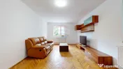 De închiriat: apartament 4 camere pe 2 nivele
