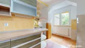 De închiriat: apartament 4 camere pe 2 nivele