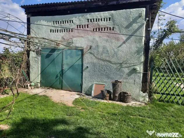 Casă langa Fagaras cu teren de 1836mp si parau in spatel...