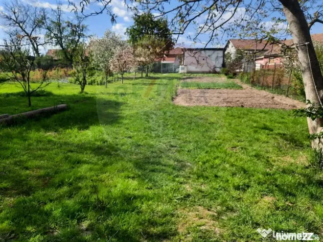 Casă langa Fagaras cu teren de 1836mp si parau in spatel...