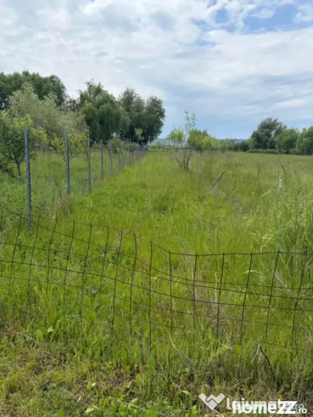 Teren de 6000 mp, vizavi de gara din Filiasi - Craiova (Dolj)