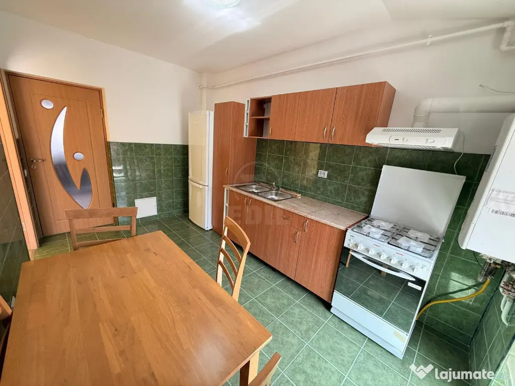 Apartament 2 camere decomandat,zona Centrala