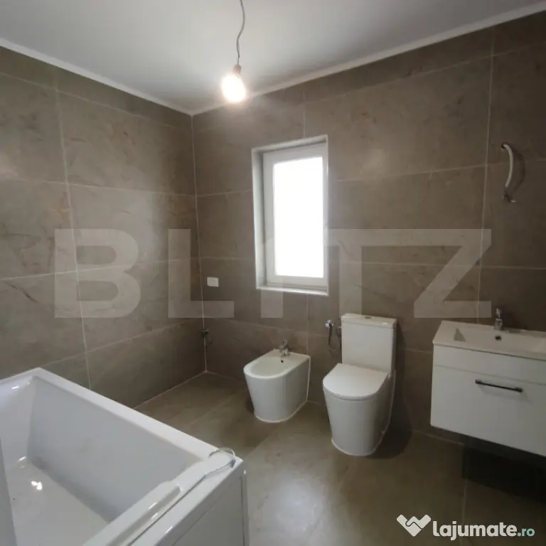 Casă parter, 112 mp, panoramă spre oraș, toate utilităț