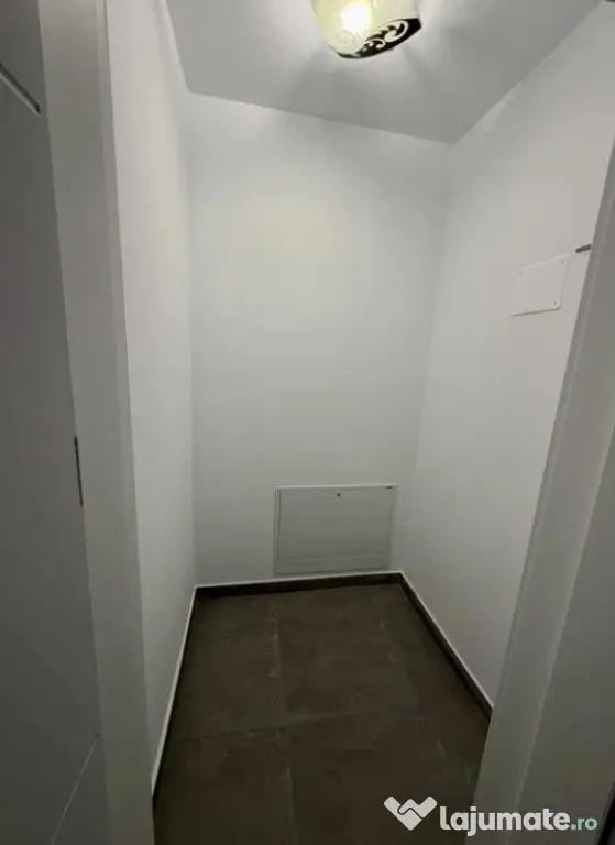 Apartament 2 camere, decomandat - zona Cristian