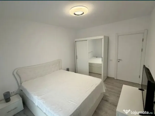 Apartament 2 camere, decomandat - zona Cristian
