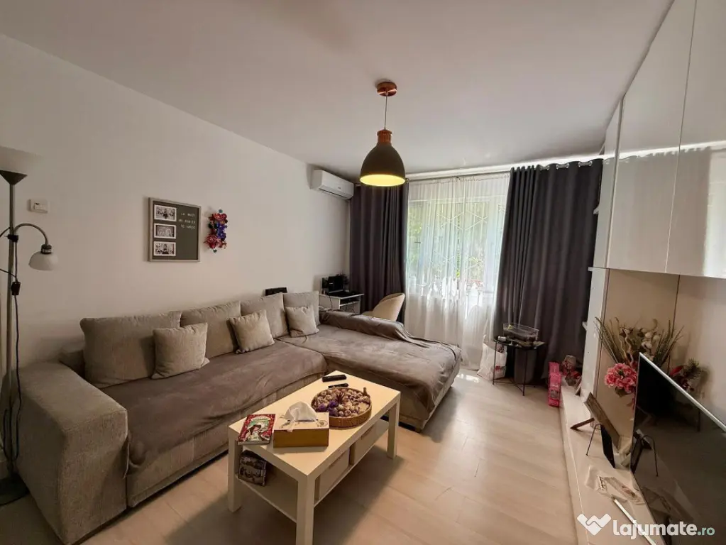 Apartament 3 camere, 55 mp, zona Craiovita Noua