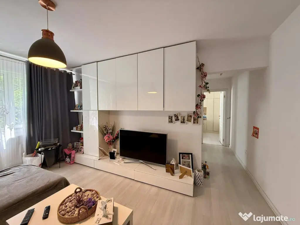 Apartament 3 camere, 55 mp, zona Craiovita Noua