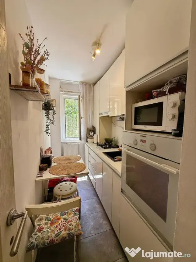 Apartament 3 camere, 55 mp, zona Craiovita Noua