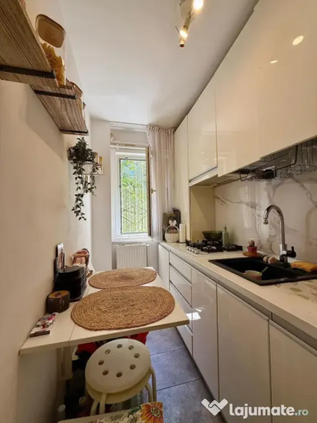 Apartament 3 camere, 55 mp, zona Craiovita Noua