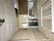Apartament cu 3 camere, decomandat - zona Sanpetru
