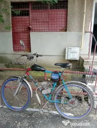 Vând bicicleta cu motor 