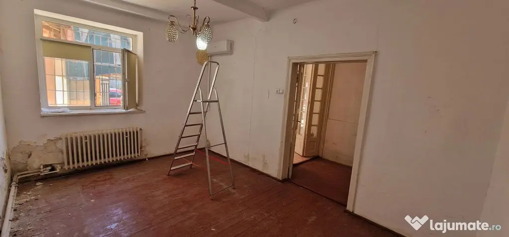 Apartament situat in zona Peninsula, ideal birouri.