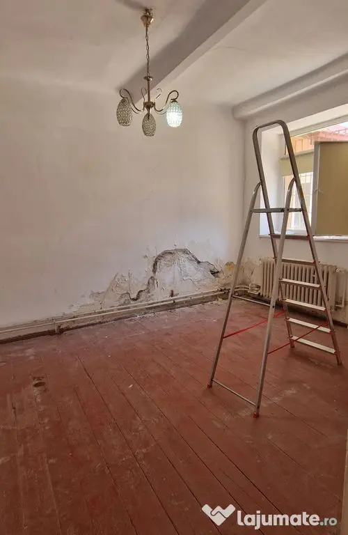 Apartament situat in zona Peninsula, ideal birouri.