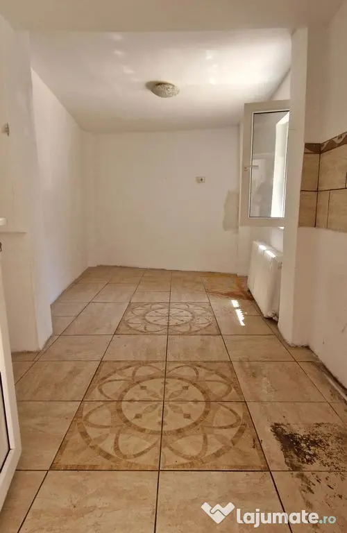 Apartament situat in zona Peninsula, ideal birouri.