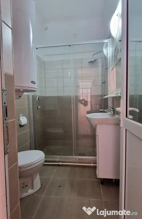 Apartament situat in zona Peninsula, ideal birouri.