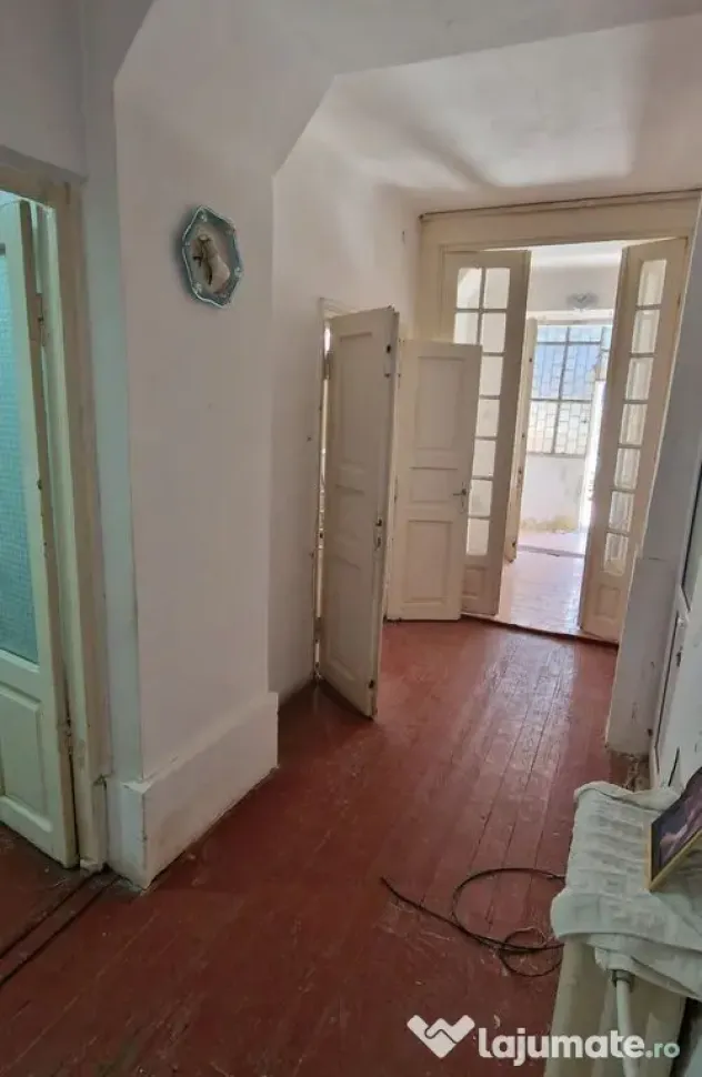 Apartament situat in zona Peninsula, ideal birouri.