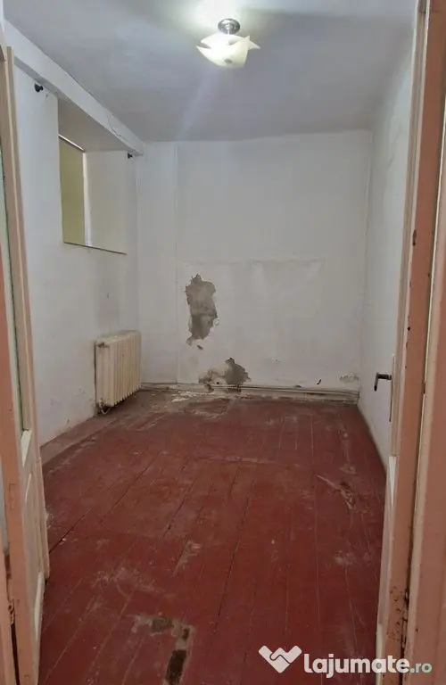Apartament situat in zona Peninsula, ideal birouri.