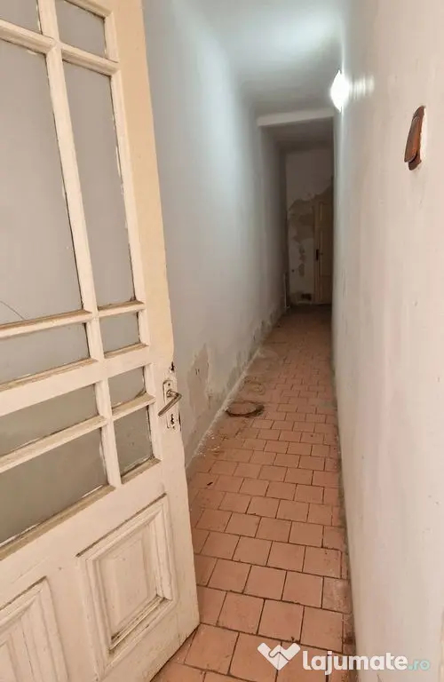 Apartament situat in zona Peninsula, ideal birouri.